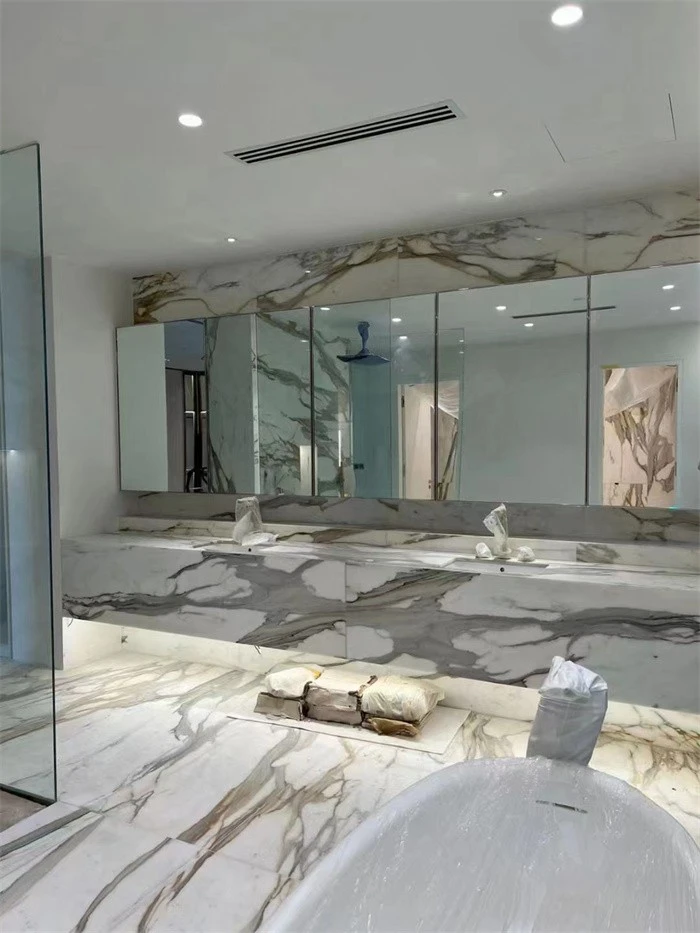 Calacatta Gold Marble Tile 18x18