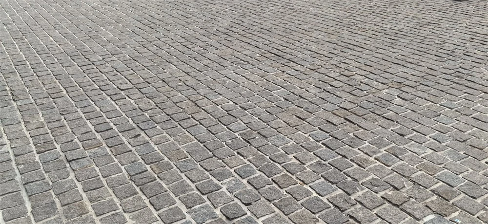 Mixed porphyry pavers cobbles Mixed porphyry pavers cobbles